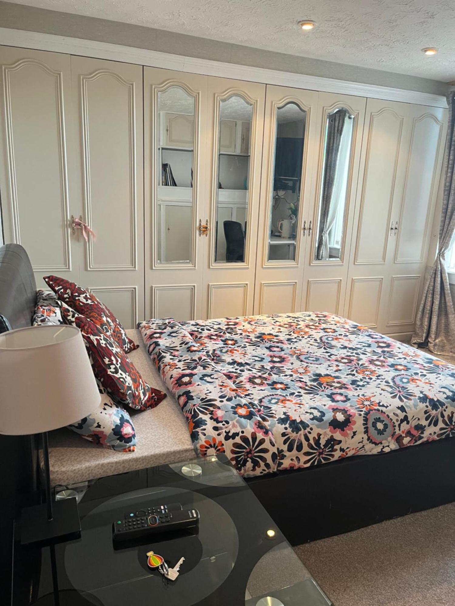 Room In A Home Единбург Екстер'єр фото